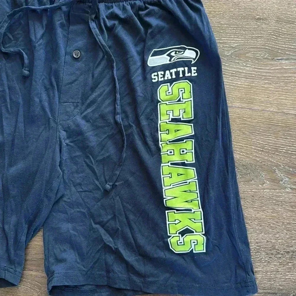 Seahawks sleepwear.  Men’s size medium.  Good condition! No stains or holes. - Picture 2 of 5